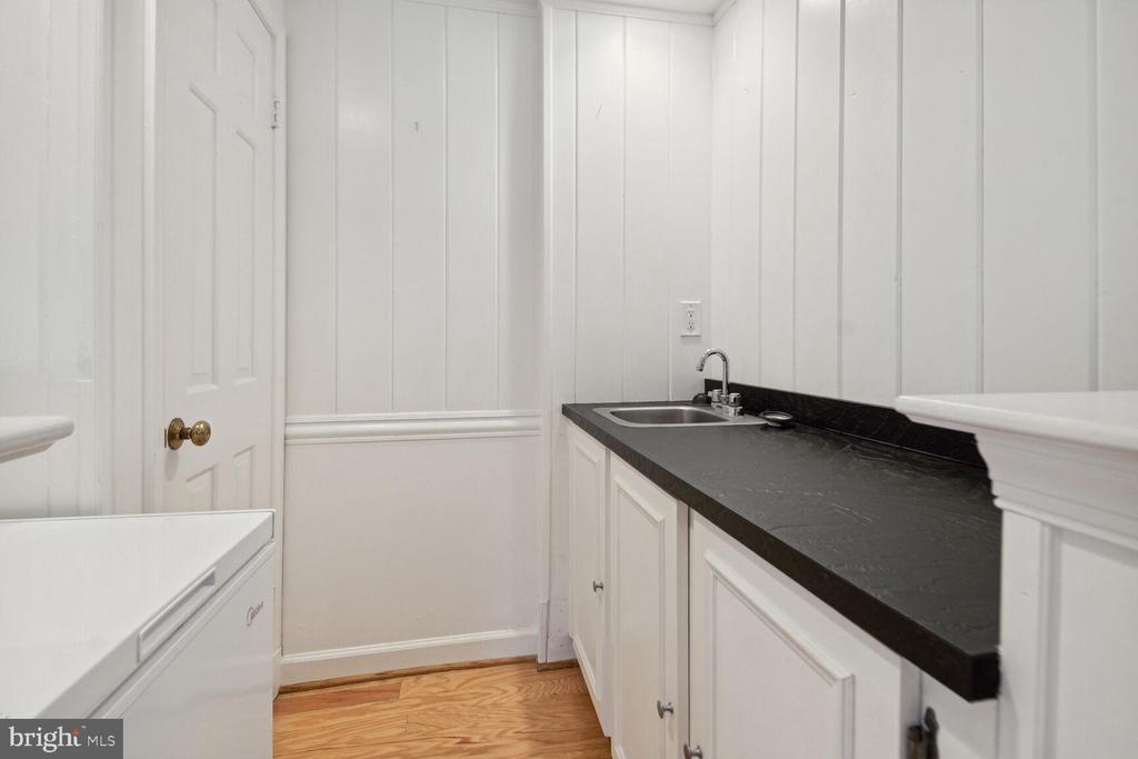 5201 WESTBARD AVENUE Unit: 27