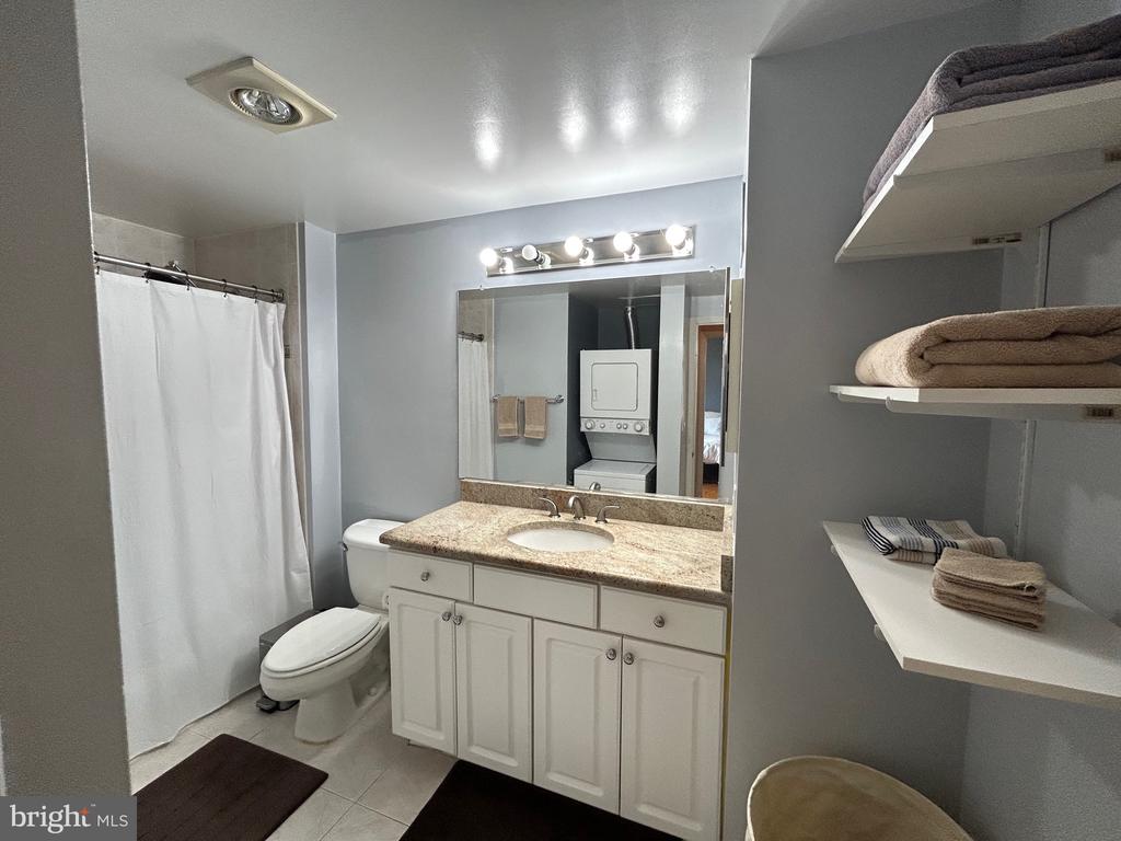 7111 WOODMONT AVENUE Unit: 401