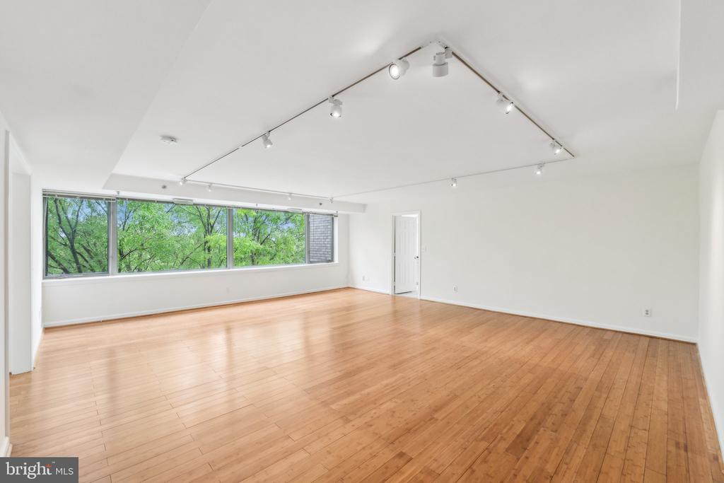 5450 WHITLEY PARK TERRACE Unit: 912