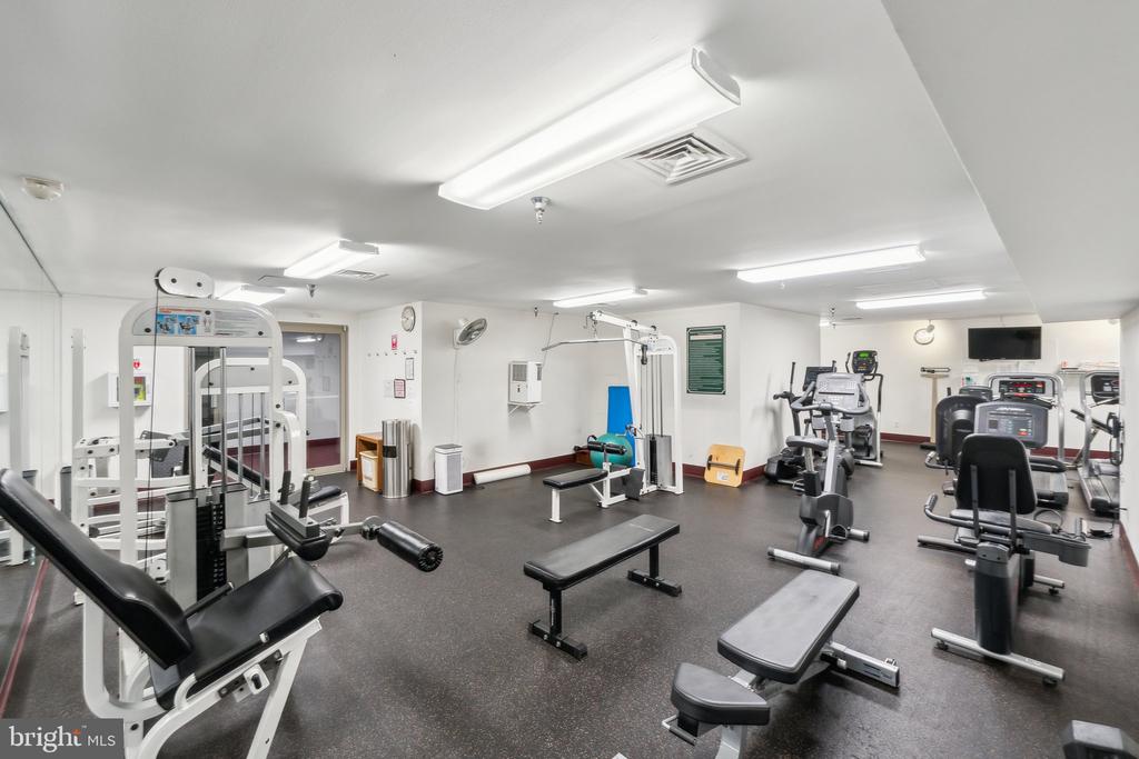 5450 WHITLEY PARK TERRACE Unit: 912