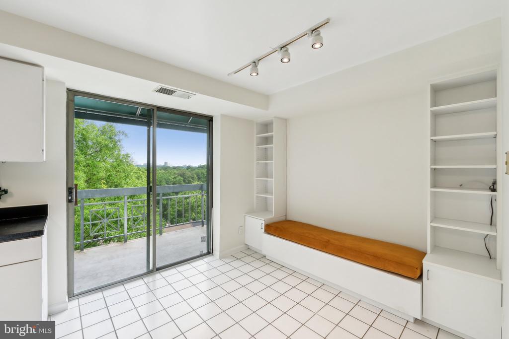 5450 WHITLEY PARK TERRACE Unit: 912