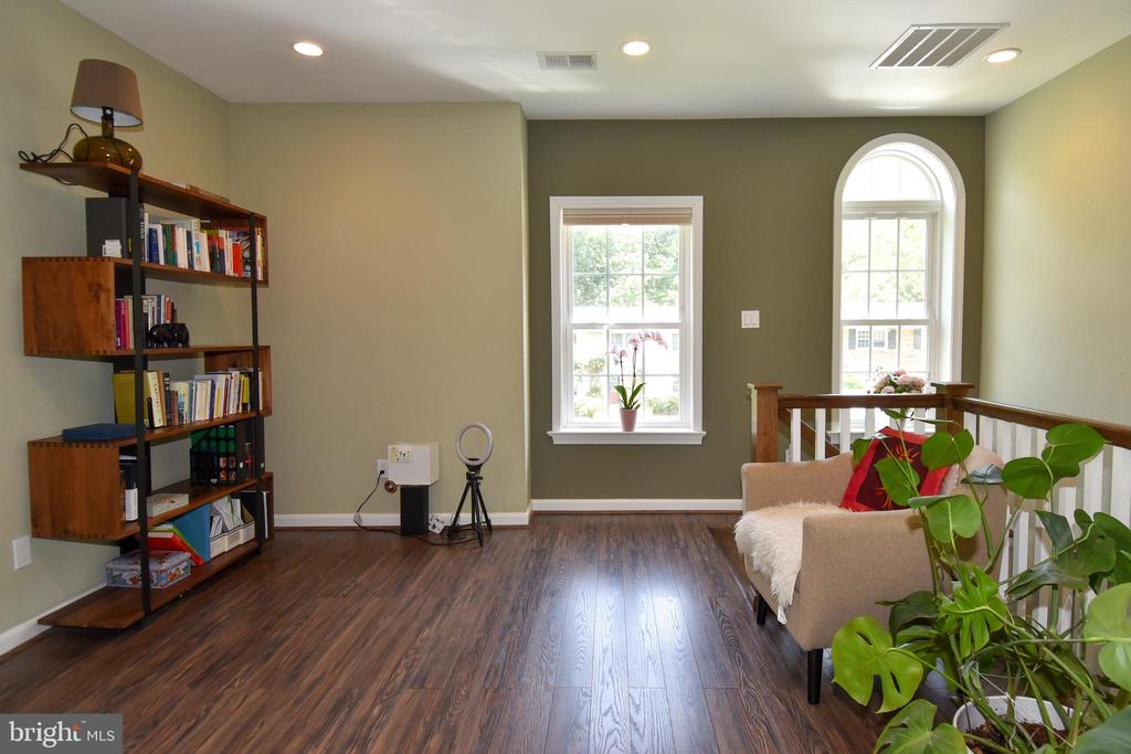 5303 DANBURY ROAD