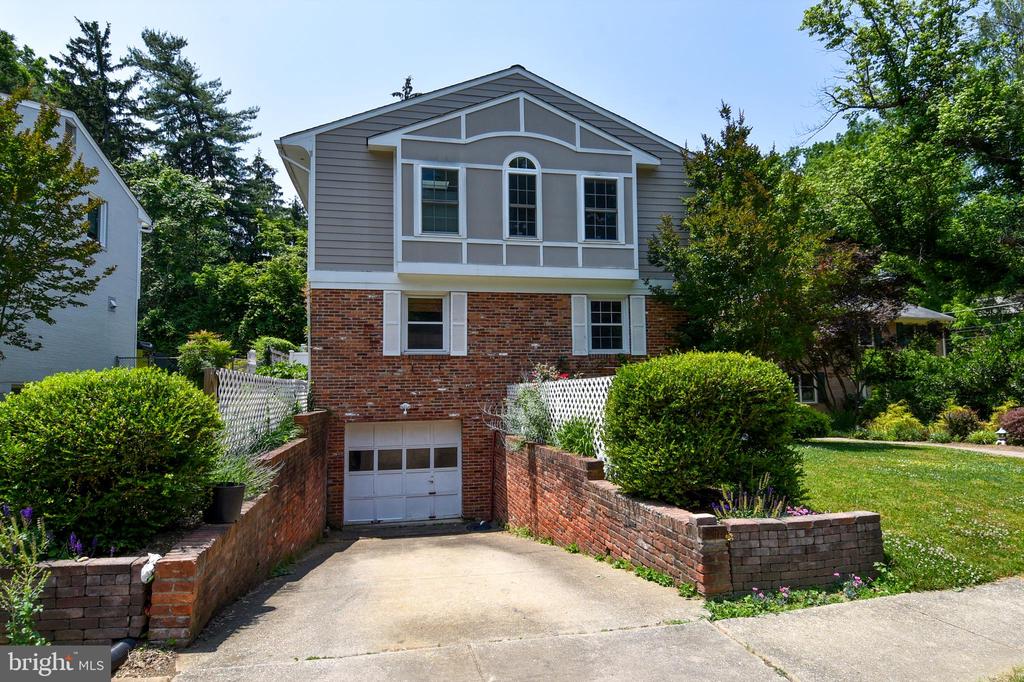 5303 DANBURY ROAD