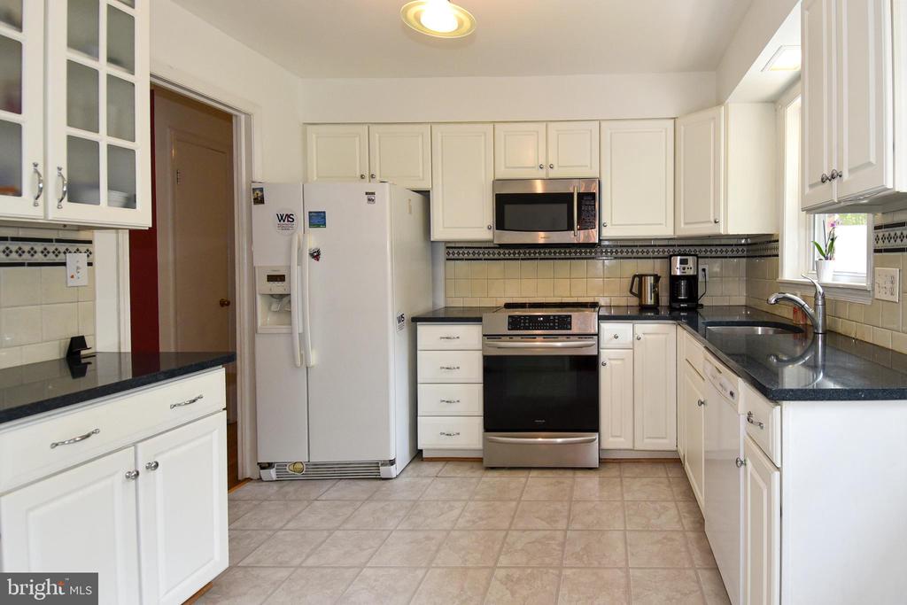 5303 DANBURY ROAD