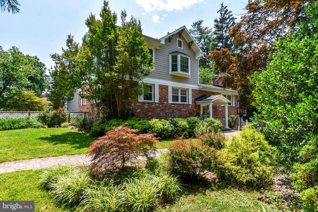 5303 DANBURY ROAD