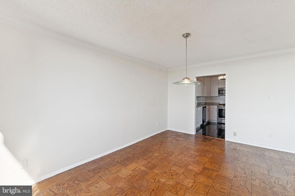 5225 POOKS HILL ROAD Unit: 1204S