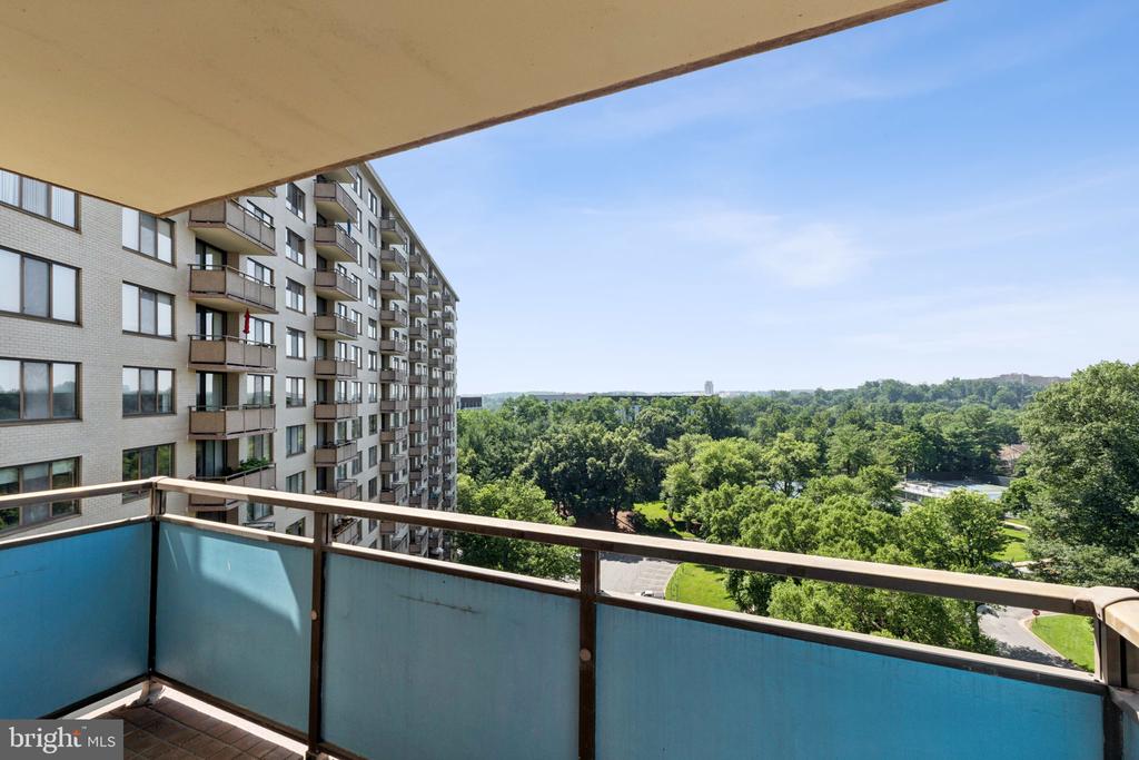 5225 POOKS HILL ROAD Unit: 1204S