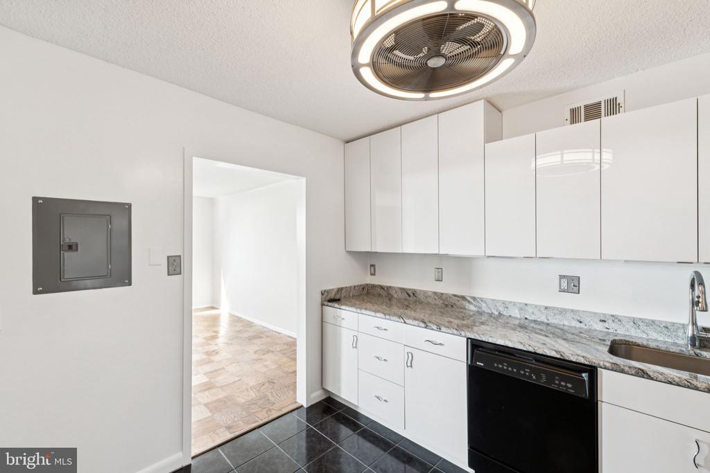 5225 POOKS HILL ROAD Unit: 1204S