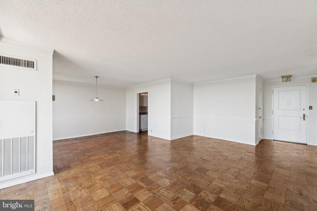 5225 POOKS HILL ROAD Unit: 1204S