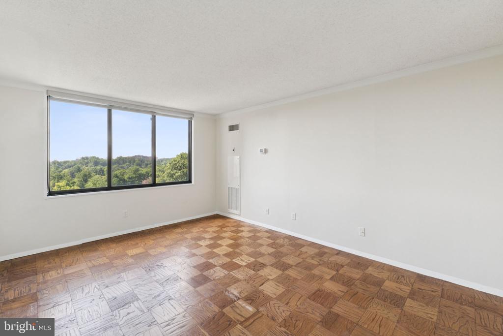 5225 POOKS HILL ROAD Unit: 1204S