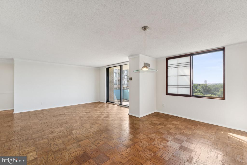 5225 POOKS HILL ROAD Unit: 1204S