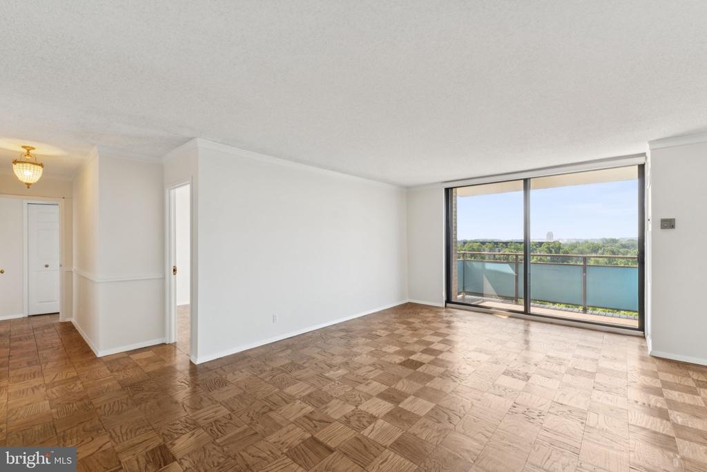 5225 POOKS HILL ROAD Unit: 1204S