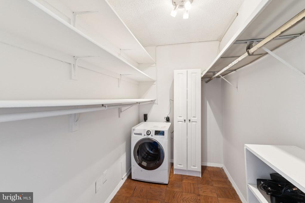 5225 POOKS HILL ROAD Unit: 1204S