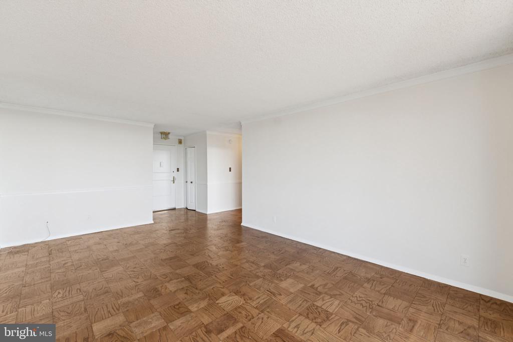 5225 POOKS HILL ROAD Unit: 1204S