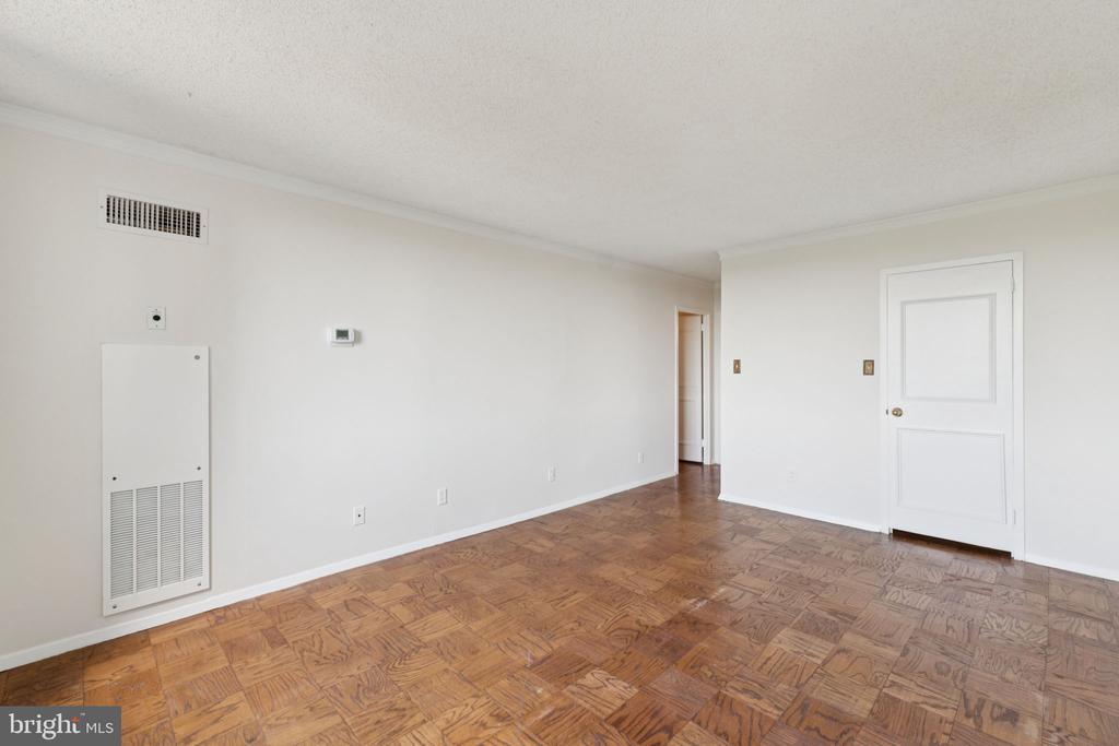 5225 POOKS HILL ROAD Unit: 1204S