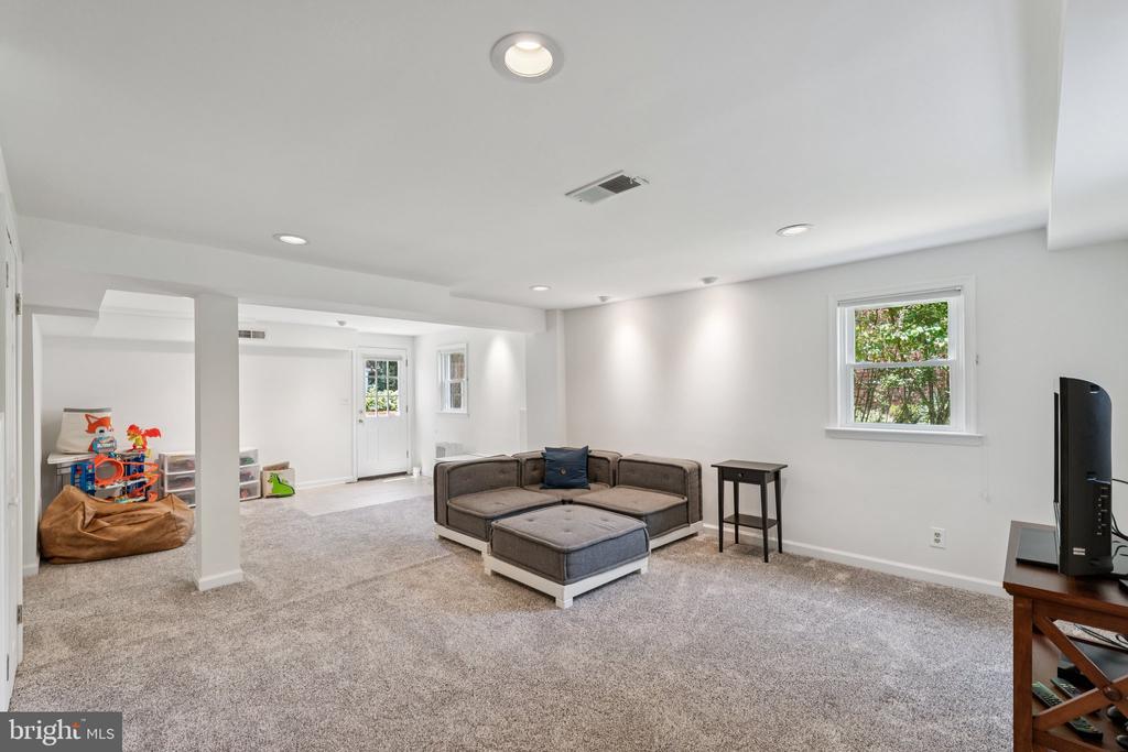 4414 WESTBROOK LANE