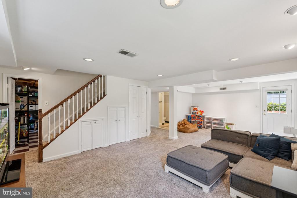 4414 WESTBROOK LANE