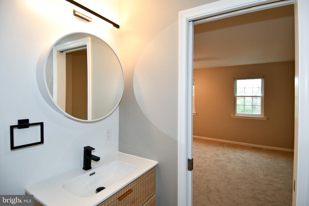 14632 TYNEWICK TERRACE Unit: 2-1463