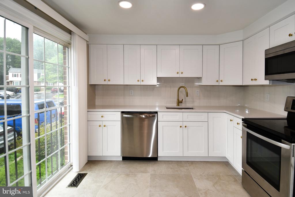 14632 TYNEWICK TERRACE Unit: 2-1463