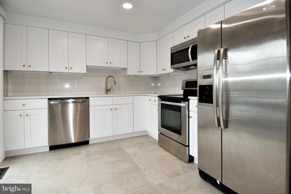 14632 TYNEWICK TERRACE Unit: 2-1463