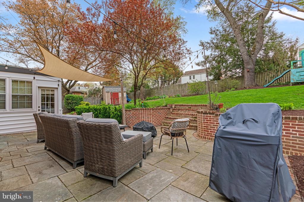 10205 WOODMOOR CIRCLE