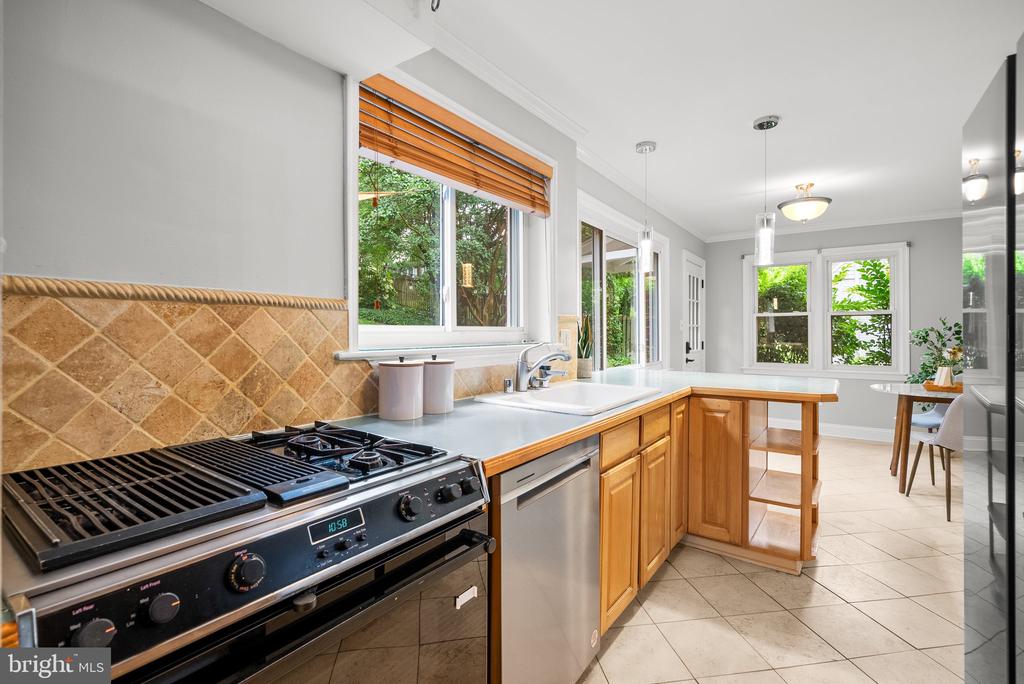 10205 WOODMOOR CIRCLE
