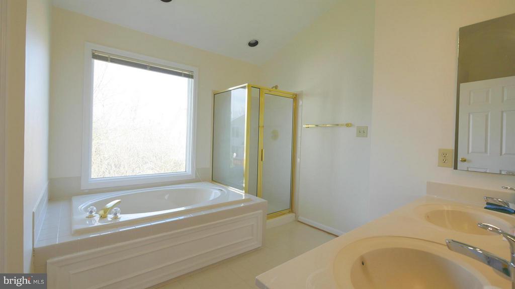 14119 FOREST RIDGE