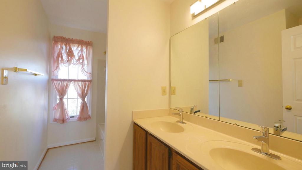 14119 FOREST RIDGE