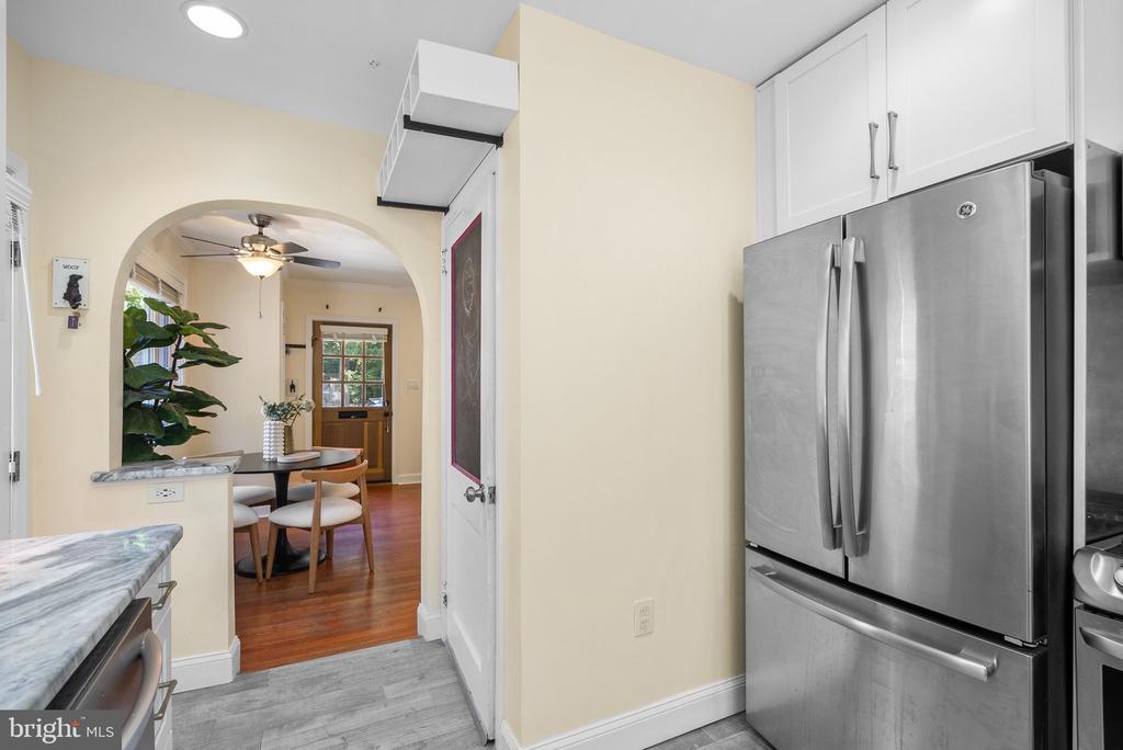 416 PENWOOD ROAD