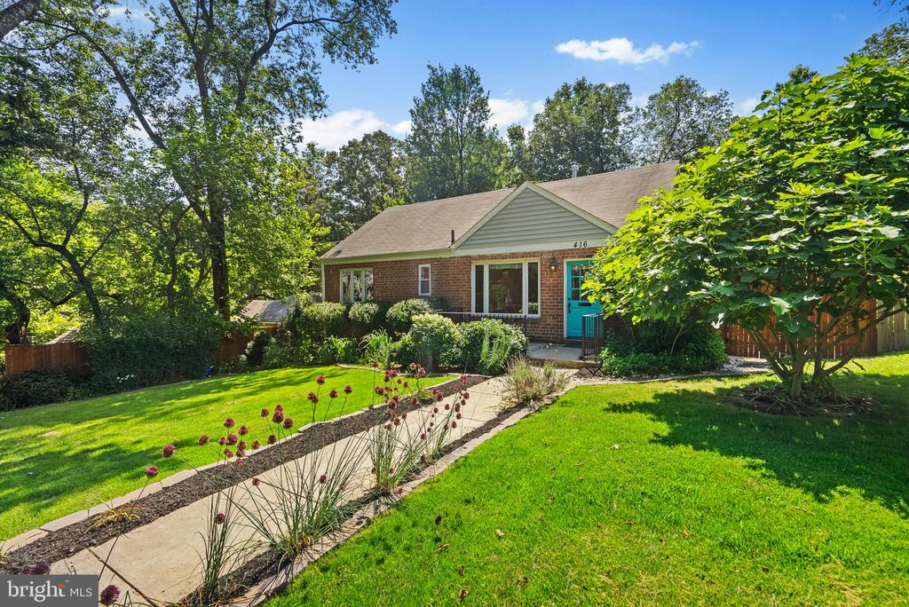 416 PENWOOD ROAD