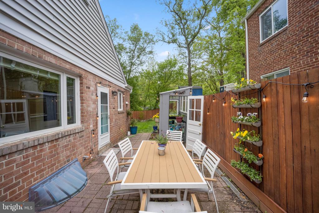 416 PENWOOD ROAD
