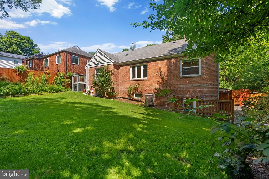 416 PENWOOD ROAD