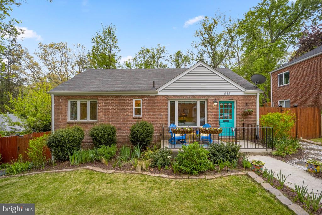 416 PENWOOD ROAD