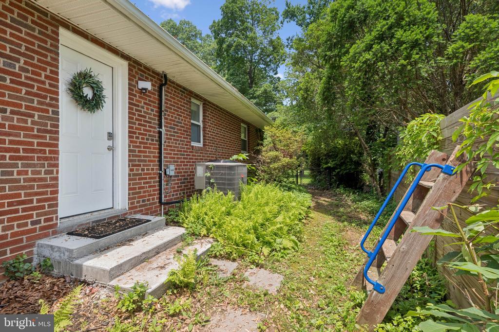 310 SOUTHWEST DRIVE