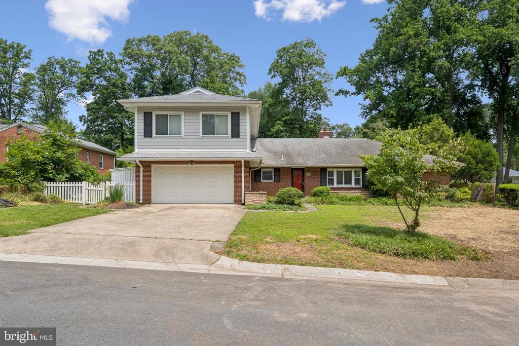 310 SOUTHWEST DRIVE