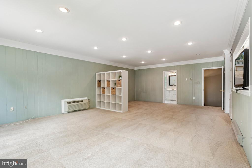310 SOUTHWEST DRIVE