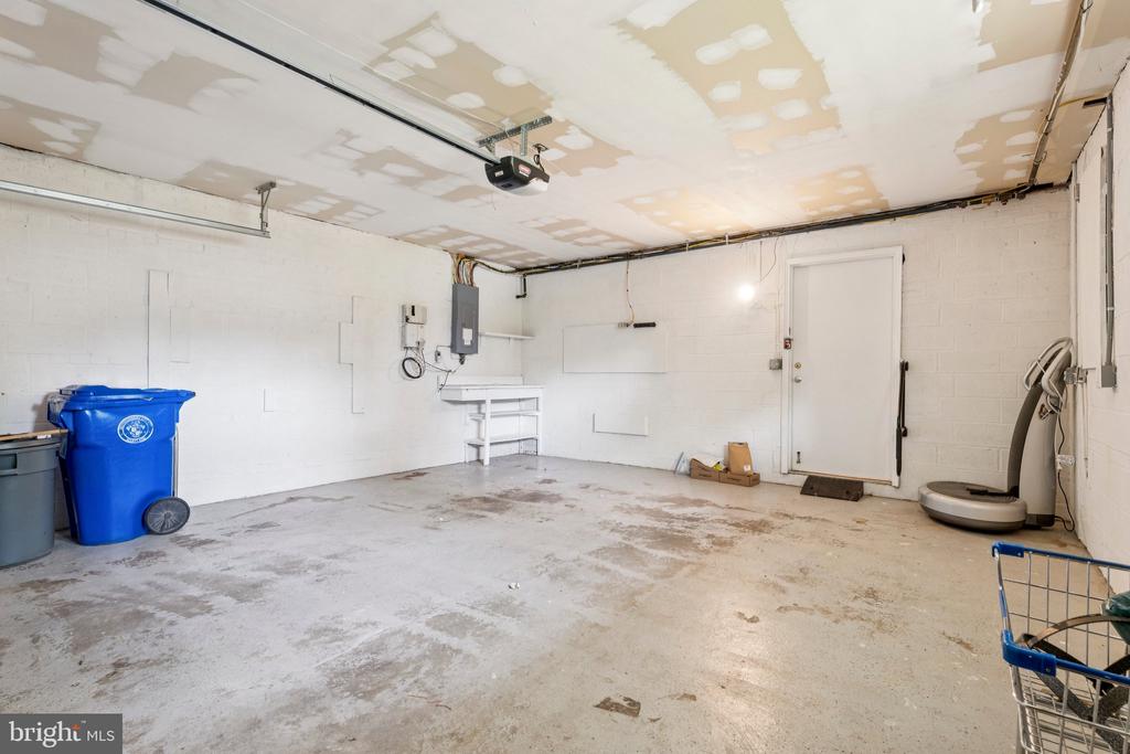 310 SOUTHWEST DRIVE