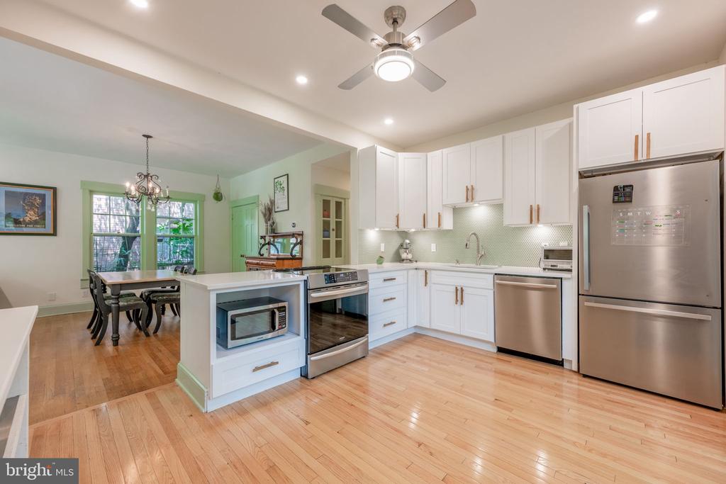 7411 PINEY BRANCH ROAD