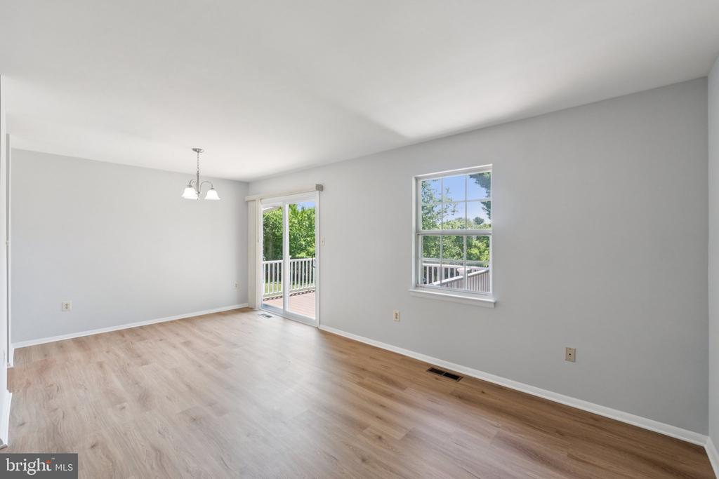 6 FLOWER HILL COURT