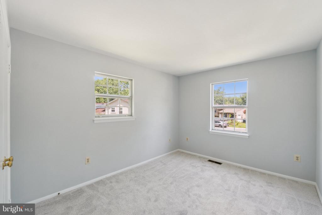 6 FLOWER HILL COURT