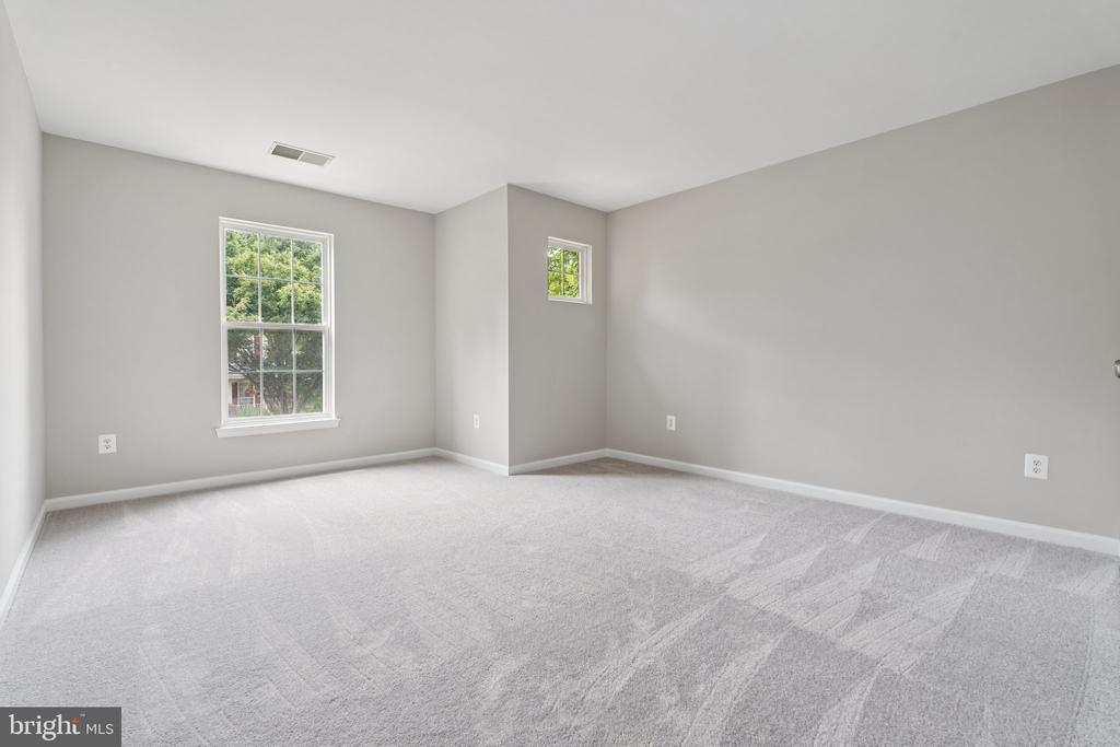 21503 SUN GARDEN COURT