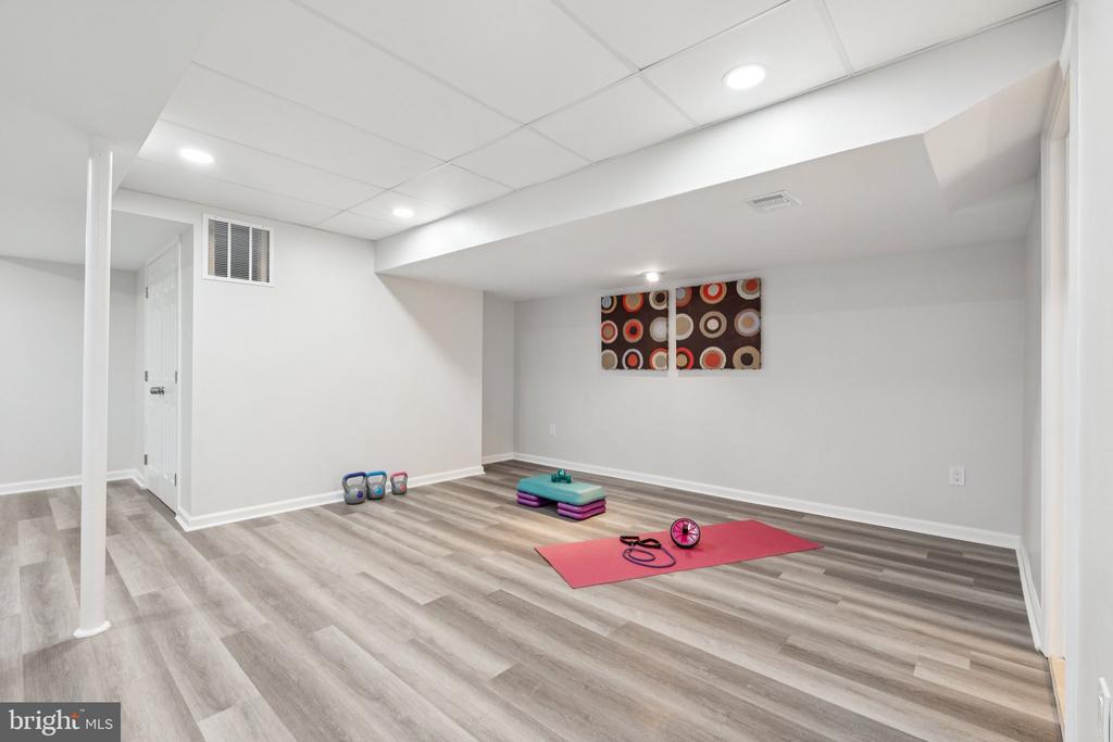 13204 LANTERN HOLLOW DRIVE