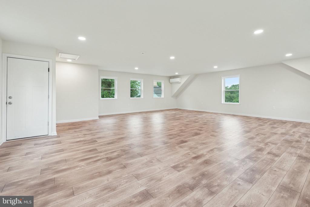 13204 LANTERN HOLLOW DRIVE