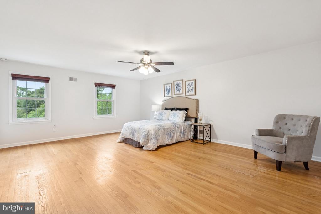 13204 LANTERN HOLLOW DRIVE