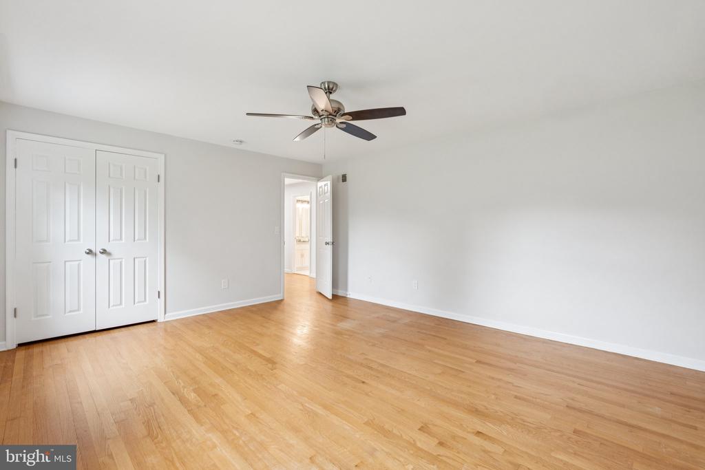13204 LANTERN HOLLOW DRIVE