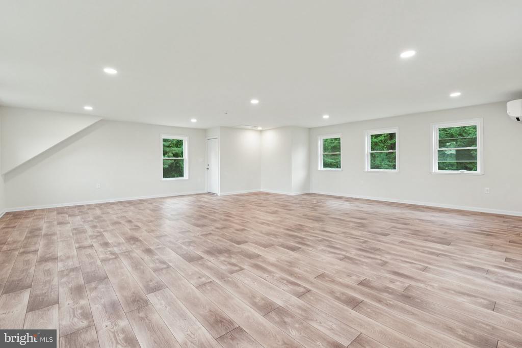 13204 LANTERN HOLLOW DRIVE