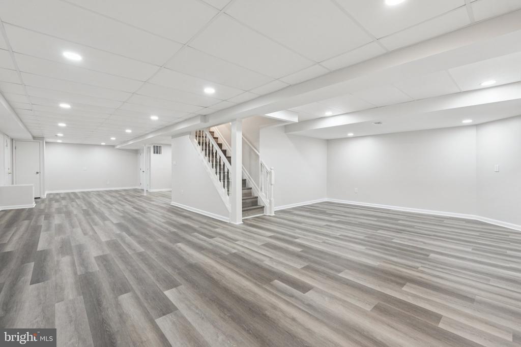 13204 LANTERN HOLLOW DRIVE