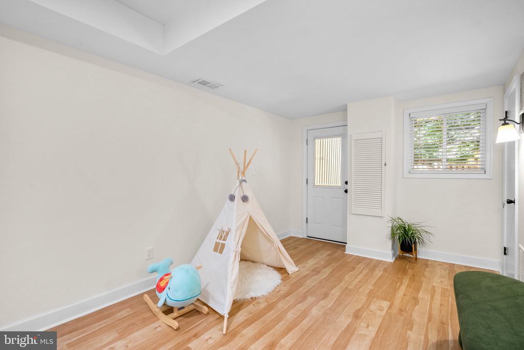 2631 HOLMAN AVENUE Unit: 2631
