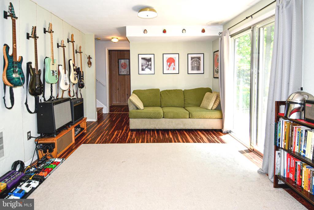 3602 SANDY COURT