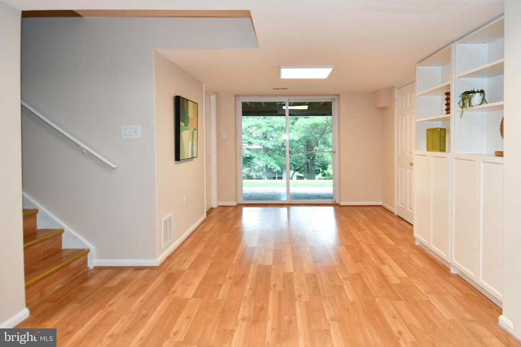 22 HOLLYBERRY COURT